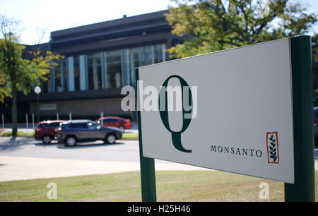 St. Louis, Us. 23rd Sep, 2016. A building Q sign at the headquarters of the Monsanto Company, in St. Louis, Missouri on September 23, 2016. Photo: Daniel Dreifuss/dpa/Alamy Live News Stock Photo