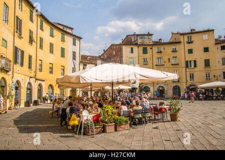 Piazza 'Anfiteatro Romano', Lucca, Tuscany, Italy Stock Photo