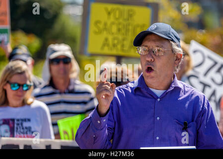 Wawayanda, United States. 24th Sep, 2016. Wawayanda 6 Attorney Michael Sussman. Local residents and activist groups held a press conference and a protest rally calling for the immediate stop of the construction of the CPV gas-fired power plant in the Orange County town of Wawayanda due to the unfolding federal corruption investigation. Credit:  Erik McGregor/Pacific Press/Alamy Live News Stock Photo