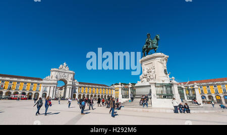 Arco da Vitoria, equestrian statue of King Joseph I at Praça do Comércio, Lisbon, Portugal Stock Photo