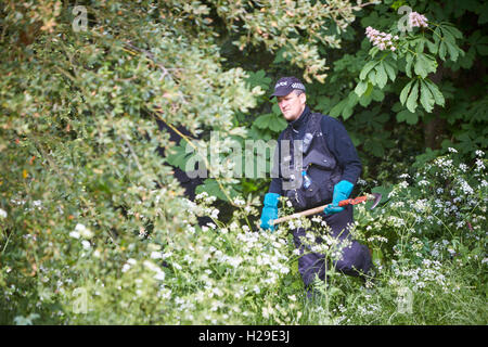 Police search University Parks in Oxford while looking for triple murderer Jed Allen Stock Photo