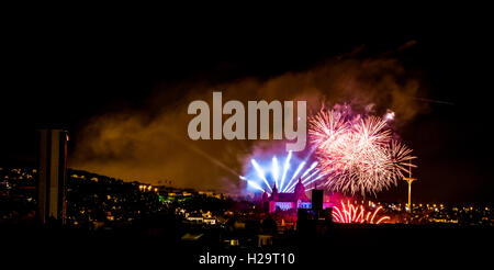 Barcelona, Spain. 25th Sep, 2016. The fireworks of the traditional 'Piromusical' in front of the 'Palau Nacional' illuminate Barcelona's night sky as they close the 'Merce' city festival Credit:  matthi/Alamy Live News Stock Photo