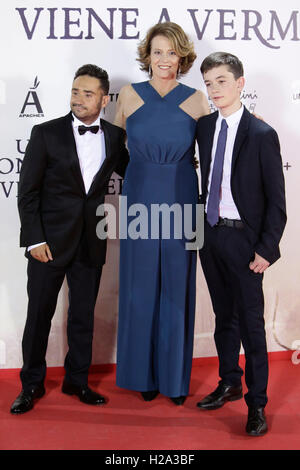 Director Juan Antonio Bayona and actors Sigourney Weaver and Lewis Macdougall at premier of 'A Monster Calls'  26/09/2016  Madrid © Gtres Información más Comuniación on line,S.L./Alamy Live News Stock Photo