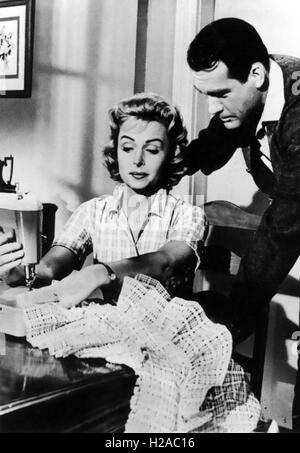 THE DONNA REED SHOW  US TV series 1958-1966. Donna Reed as Donna Stone with screen pediatrician husband Carl Betz Stock Photo