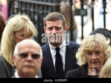 Dermot O'Leary arrives for the Service of Thanksgiving for Sir Terry Wogan at Westminster Abbey, London. Stock Photo