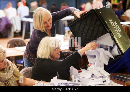 Oxford East constituency count taking place in Oxford Town Hall after the 2015 general election Stock Photo