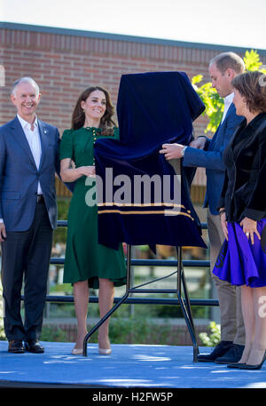 The Duke and Duchess of Cambridge unveil a plaque during a tour of the University of British Columbia's campus in Kelowna, Canada, on the fourth day of the royal tour to Canada. Stock Photo