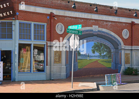 A street mural in the trendy Bishop Arts District of the Oak Cliff neighborhood in Dallas Texas. Stock Photo