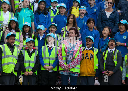 London, UK. 29th Sep, 2016. Local schoolchildren prepare to welcome the Mayor of London, Sadiq Khan, to launch the new London Curriculum for primary schools at the London Curriculum Festival at the Scoop. More than 1,800 primary schools across 33 London boroughs will be able to bring learning to life, inspired by London's people, places and heritage, as part of the new ‘Going Underground' unit on the London Curriculum. Credit:  Mark Kerrison/Alamy Live News Stock Photo