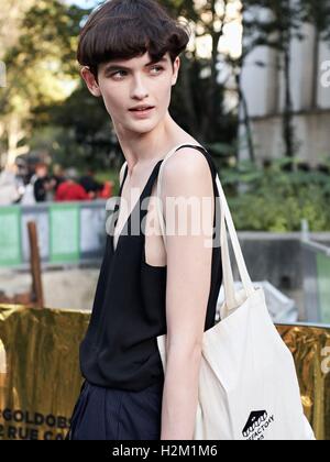 Paris, France. 28th Sep, 2016. Rochas Show outside in Paris, France on 28th September, 2016. © TopPhoto/Alamy Live News Stock Photo