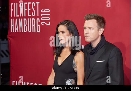 Hamburg, Germany. 29th Sep, 2016. US American actress Jennifer Lynn Connelly and Scottish actor and director Ewan McGregor arrives to the opening of the 24th Filmfest at the CinemaxX-Dammtor in Hamburg, Germany, 29 September 2016. Photo: GEORG WENDT/dpa/Alamy Live News Stock Photo