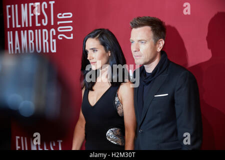 Hamburg, Germany. 29th Sep, 2016. US American actress Jennifer Lynn Connelly and Scottish actor and director Ewan McGregor arrives to the opening of the 24th Filmfest at the CinemaxX-Dammtor in Hamburg, Germany, 29 September 2016. Photo: GEORG WENDT/dpa/Alamy Live News Stock Photo