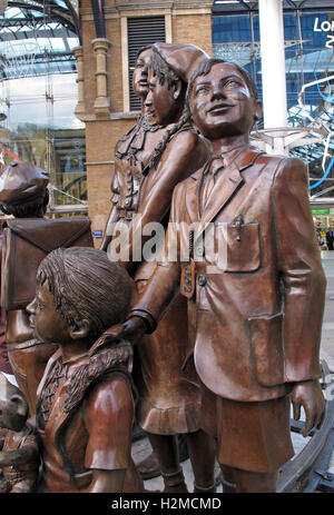 Kindertransport statues, Liverpool St station,London,England,UK Stock Photo