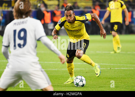 Signal-Iduna Arena Dortmund Germany , 27.9.2016, UEFA Champions League Season 2016/17, Group stage, matchday 2 - Borussia Dortmund (BVB) vs. Real Madrid ---  Pierre-Emerick Aubameyang (BVB) Stock Photo