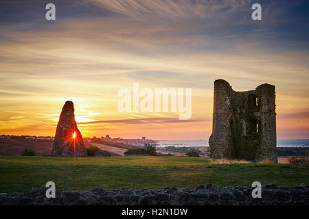 Hadleigh Castle in the English county of Essex overlooks the Thames estuary from a ridge to the south of the town of Hadleigh Stock Photo