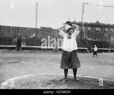 Pitcher, Female Giants, New York City, New York, USA, Bain News Service, 1913 Stock Photo