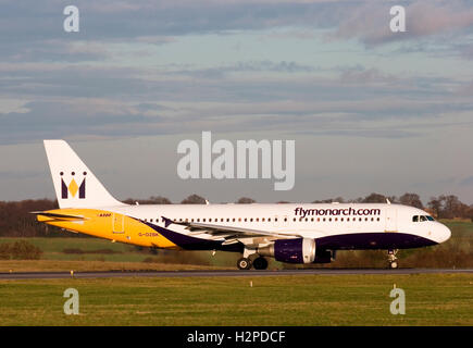 G-OZBK Monarch Airlines Airbus A320-214 taxing at London Luton airport. 17th December 2006. Stock Photo