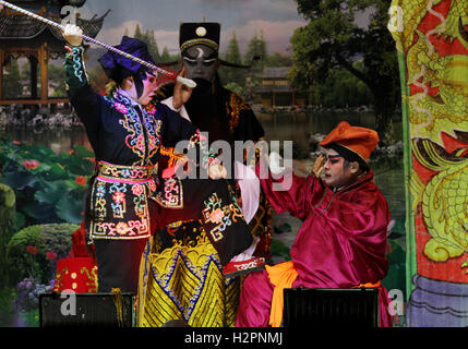 Bangkok, Thailand. 30th Sep, 2016. Chinese opera of The faculty Lao Gheg Lao Cung show at Chinese shrine during Vegetarian Festival this year from 01 to 09 October The festival has Chinese origins and is held during the ninth lunar month of the Chinese calendar and it involves the beliefs. © Vichan Poti/Pacific Press/Alamy Live News Stock Photo