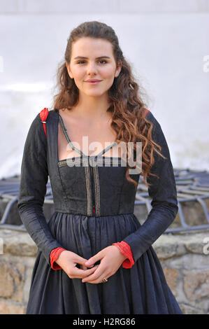 Jindrichuv Hradec, Czech Republic. 29th Sep, 2016. Actress Ruby O'Fee (as Veva) pictured during filming of the SAT.1 historical drama 'Die Ketzerbraut' (lit. The Heretic Bride) at the castle in Jindrichuv Hradec, Czech Republic, 29 September 2016. Sat.1 is making a TV film version of the novel of the same name by I. Lorentz, which is due to be broadcast in 2017. PHOTO: URSULA DUEREN/DPA/Alamy Live News Stock Photo