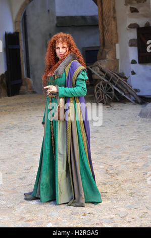 Jindrichuv Hradec, Czech Republic. 29th Sep, 2016. Actress Ruby O'Fee (as Veva) pictured during filming of the SAT.1 historical drama 'Die Ketzerbraut' (lit. The Heretic Bride) at the castle in Jindrichuv Hradec, Czech Republic, 29 September 2016. Sat.1 is making a TV film version of the novel of the same name by I. Lorentz, which is due to be broadcast in 2017. PHOTO: URSULA DUEREN/DPA/Alamy Live News Stock Photo