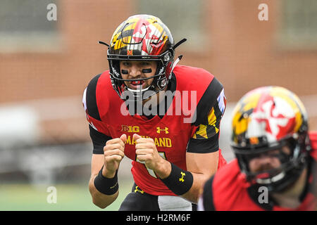 College Park, Maryland, USA. 1st Oct, 2016. University of Maryland quarterback PERRY HILLS (11) in action at the Capital One Field at Maryland Stadium, College Park, Maryland. Credit:  Amy Sanderson/ZUMA Wire/Alamy Live News Stock Photo