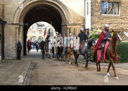 Battle reenactors dressed as soldiers from 1066 arrive at Peterborough Cathedral. Stock Photo