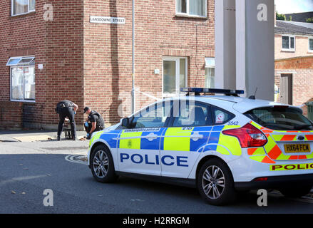 Portsmouth, Hampshire, UK. 2nd October 2016. Police have arrested two men after a brawl spilled into a quiet street in Southsea, which left one man in a serious condition in hospital after he was stabbed. Two men have been taken to Queen Alexandra Hospital, in Cosham, after the incident, which erupted in Lansdowne Street, just after 7am this morning.The brawl involved four men and was sparked following an argument inside a property in the street. Credit:  uknip/Alamy Live News Stock Photo