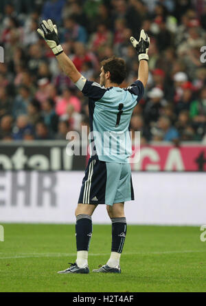 Cheering Real Madrid goalkeeper Iker Casillas, Franz Beckenbauer farewell match, FC Bavaria Munich v. Real Madrid at the Allianz Stock Photo