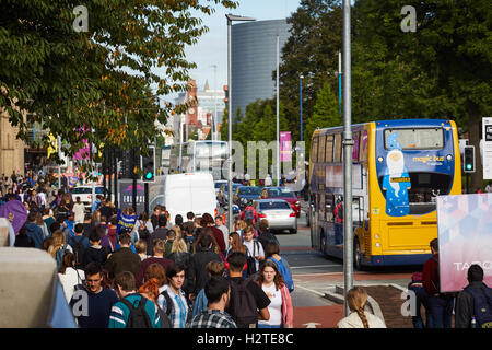 Manchester University busy oxford road    University Universities college education school students studying further study study Stock Photo