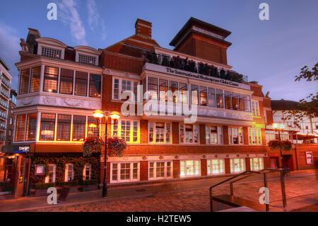 Dusk at Shakespeare's Globe Theatre, 21 New Globe Walk, Bankside, Southwark, London, England, UK, SE1 9DT Stock Photo