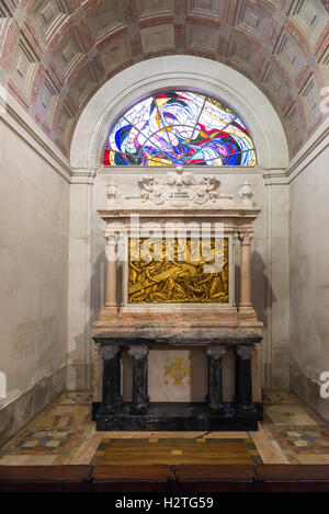 Stations of the cross (Via crucis) inside Sanctuary of Fatima Stock ...