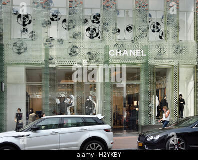 Chanel It is a striking building at the PC Hooftstraat; The facade is in fact entirely of glass. The flagship store, which carries the name 'Crystal Houses' Amsterdam Netherlands Stock Photo