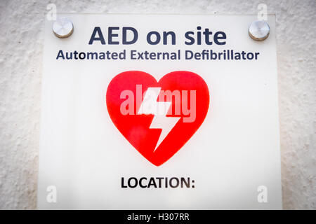AED, Automatic External Defibrillator, on site sign / icon Stock Photo