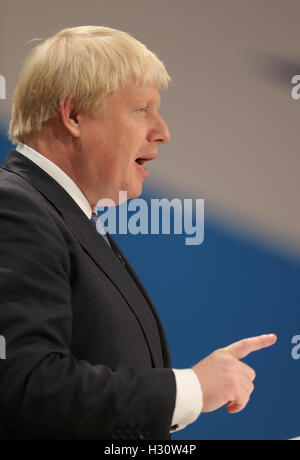 Birmingham, UK. 2nd October, 2016. Boris Johnson Mp Foreign Secretary Conservative Party Conference 2016 The Icc Birmingham, Birmingham, England 02 October 2016 Addresses The Conservative Party Conference 2016 At The Icc Birmingham, Birmingham, England Credit:  Allstar Picture Library/Alamy Live News