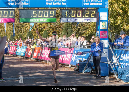 Glasgow, UK October 02 2016 Over 30000 Runners of all ages and abilities turned out to take part in the great scottish run many running for charity , Stock Photo