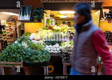 Vegetables stall on Via Pescherie Vecchie in the historic Quadrilatero market district, Bologna, Emilia Romagna, Italy Stock Photo