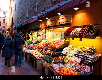 Fruit and vegetables stall on Via Pescherie Vecchie in the historic Quadrilatero market district, Bologna, Emilia Romagna, Italy Stock Photo