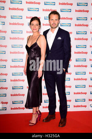 Camilla Arfwedson and James Anderson attending the Inside Soap Awards 2016 held at The Hippodrome Casino in London. PRESS ASSOCIATION Photo. Picture date: Monday October 3, 2016. See PA story SHOWBIZ Soap. Photo credit should read: Ian West/PA Wire Stock Photo