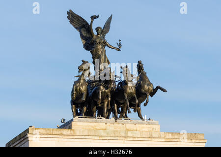 The Quadriga sculpture on the Wellington Arch on Hyde Park Corner, London England United Kingdom UK Stock Photo