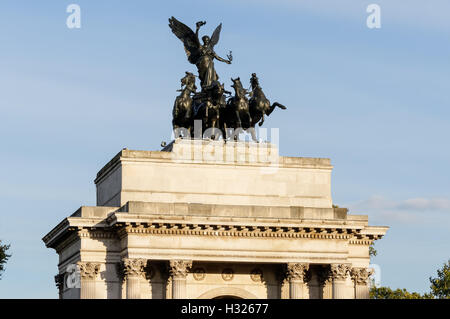 The Quadriga sculpture on the Wellington Arch on Hyde Park Corner, London England United Kingdom UK Stock Photo