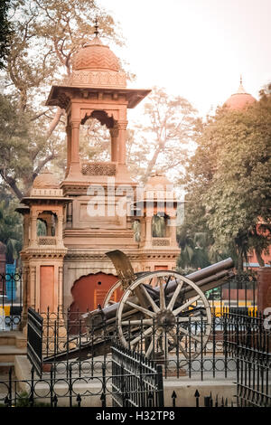 Old cannon in front of the Lahore Museum - the biggest museum in Pakistan Stock Photo