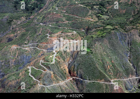 Nice curvy winding road leading down to Tablachaca canyon and the same called river in northern Peru. Located north of Pato Cany Stock Photo