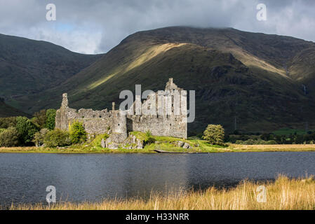 Kilchurn Castle ruin along Loch Awe, Argyll and Bute, Scotland, UK Stock Photo