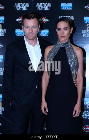 Roma, Italy. 03rd Oct, 2016. Ewan McGregor and Jennifer Connelly during Premiere in Cinema Barberini of film 'American Pastoral' in Italy. © Matteo Nardone/Pacific Press/Alamy Live News Stock Photo