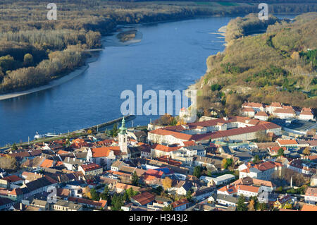 Hainburg an der Donau: Danube and old town with the parish church and the former Franciscan Monastery, Donau, Niederösterreich, Stock Photo