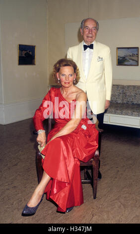 MARIANNE BERNADOTTE with husband the Swedish prince and designer  Sigvard Bernadotte Stock Photo