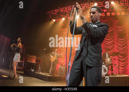 Detroit, Michigan, USA. 30th Sep, 2016. LEON BRIDGES performing in support of his debut album 'Coming Home' at The Fillmore in Detroit, MI on September 30th 2016 © Marc Nader/ZUMA Wire/Alamy Live News Stock Photo