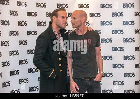 London UK, 5th October 2016. Bros reunion press conference at Ham Yard Hotel in central London. Matt and Luke Goss have not played together since 77,000 packed into Wembley Stadium on August 19th, 1989. BROS play London's The O2 on 19th August 2017. Credit:  Alberto Pezzali/Alamy Live news Stock Photo