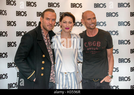 London UK, 5th October 2016. Bros reunion press conference at Ham Yard Hotel in central London. Matt and Luke Goss have not played together since 77,000 packed into Wembley Stadium on August 19th, 1989. BROS play London's The O2 on 19th August 2017. Credit:  Alberto Pezzali/Alamy Live news Stock Photo