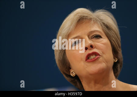 Birmingham, UK. 5th October, 2016. Theresa May Mp Prime Minister Conservative Party Conference 2016 The Icc Birmingham, Birmingham, England 05 October 2016 Addresses The Conservative Party Conference 2016 At The Icc Birmingham, Birmingham, England Credit:  Allstar Picture Library/Alamy Live News